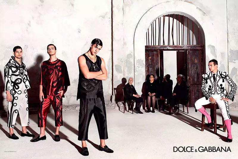 Ang impluwensya sa Espanyol sa mga tradisyon ug kolor sa Sicilian mao ang inspirasyon sa mga hulagway sa kampanya sa Spring/Summer 2015 sa Dolce & Gabbana, nga nagpakita sa Spanish bullfighter nga si José Mari Manzanares ug mga modelo nga sila Travis Cannata, Xavier Serrano ug Misa Patinszki nga gikuhaan og litrato ni Domenico Dolce. Tan-awa ang unang bahin HERE!