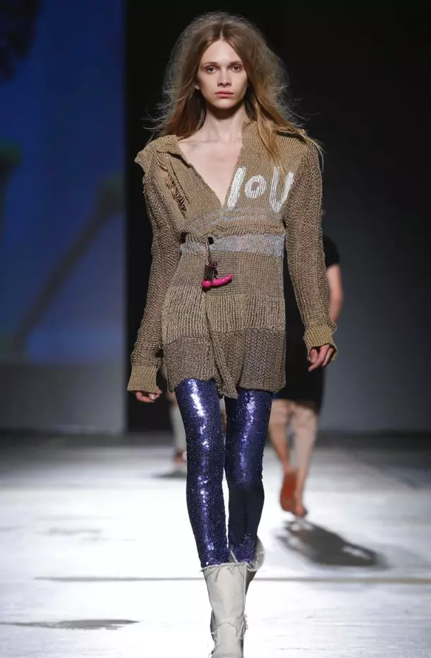 VIVIENNE WESTWOOD BĂRBAȚI PRIMAVARĂ 2017 MILAN (13)