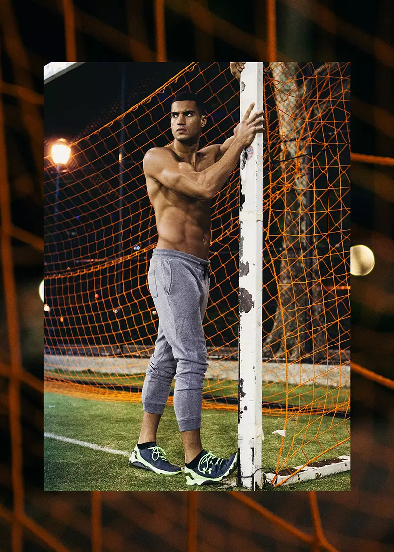 Sintiéndose cómodo en su propia piel, Devin Goda en Wilhelmina Models es ahora adecuado para las estrellas al aire libre en un campo nocturno para capturar para la secuela de Nocturne capturada por Erik Carter.