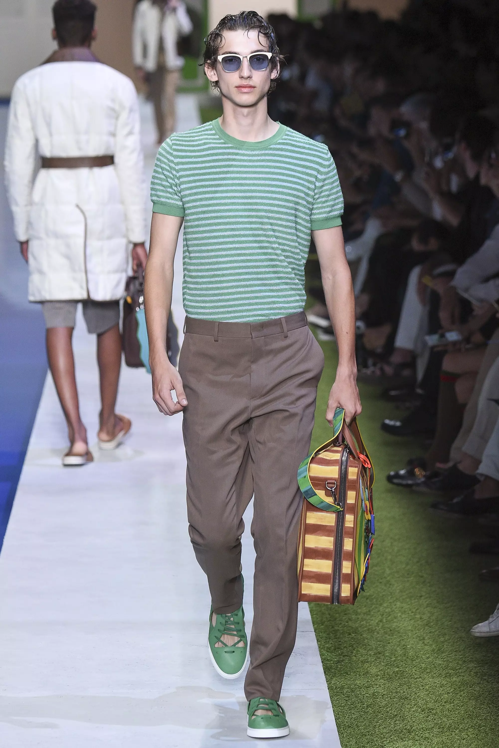 FENDI MENSWEAR වසන්ත ගිම්හාන 2017 MILAN (13)