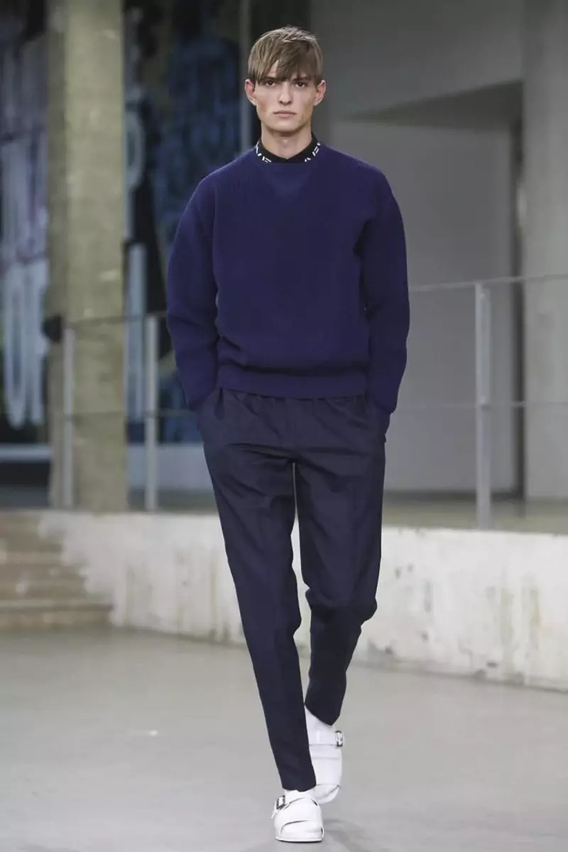 Carven, desfile de moda masculina primavera verão 2015 em Paris