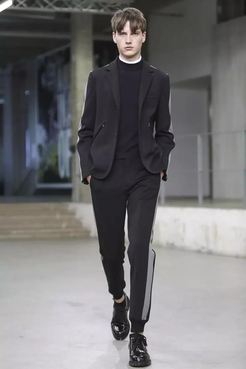 Carven၊ Menswear Spring Summer 2015 ပါရီတွင် ဖက်ရှင်ရှိုး