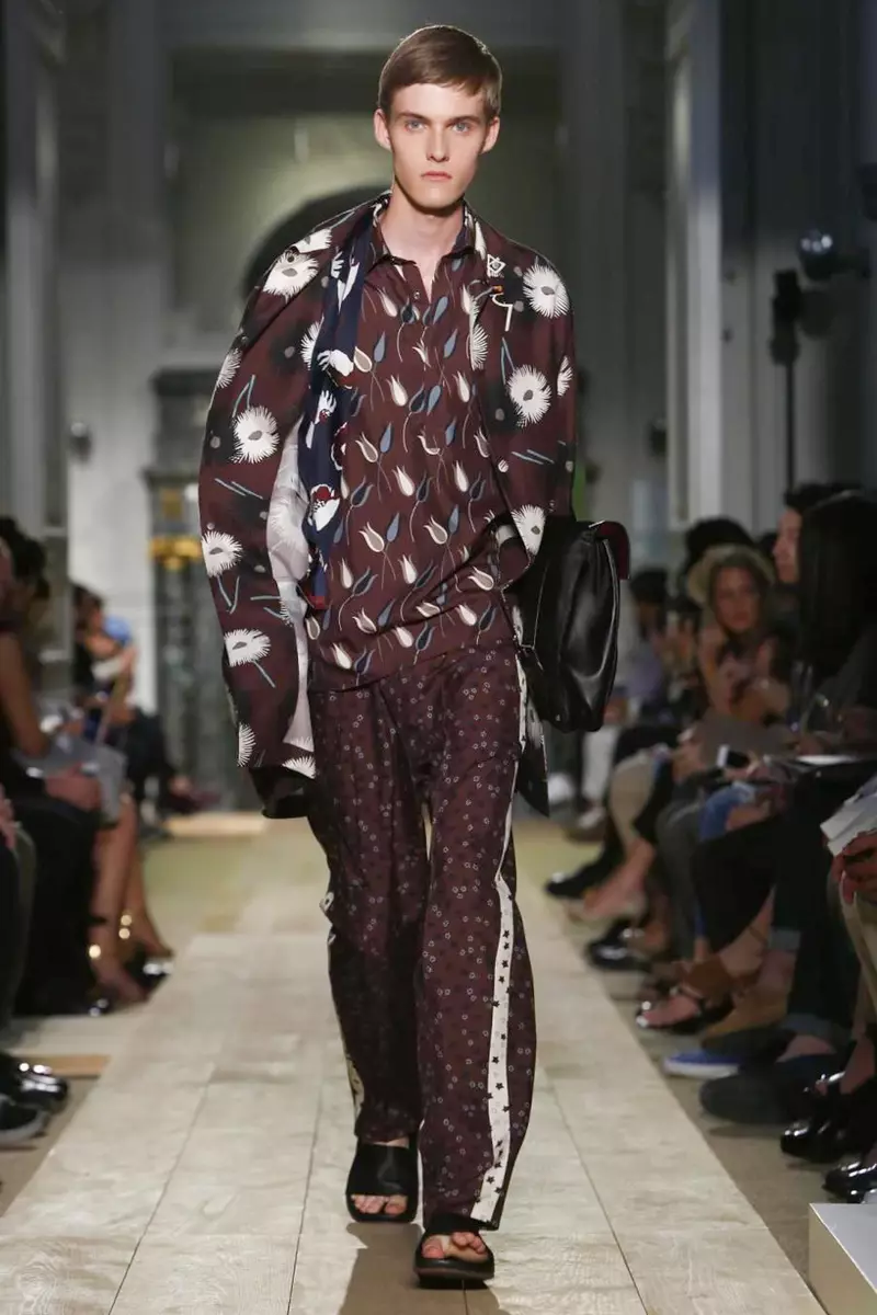 Valentino, Menswear, Caij nplooj ntoos hlav caij nplooj ntoos hlav, 2015, Fashion Show in Paris