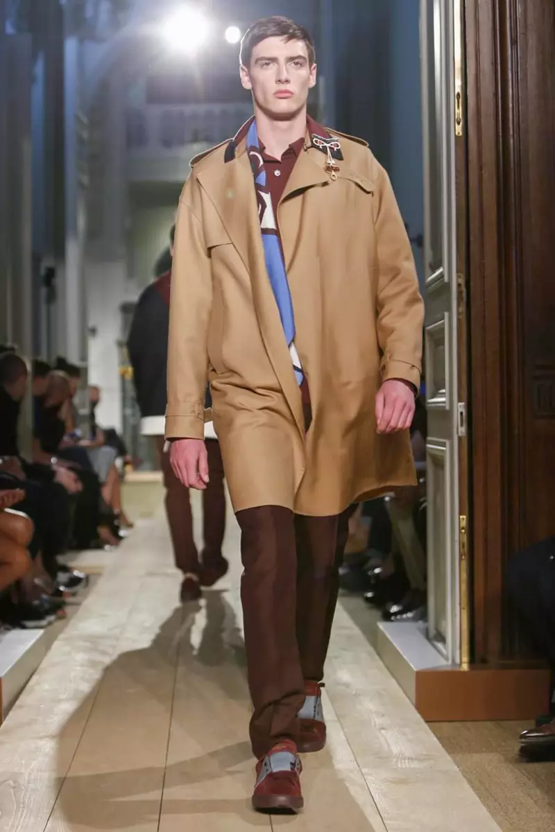 Valentino, Menswear, Caij nplooj ntoos hlav caij nplooj ntoos hlav, 2015, Fashion Show in Paris