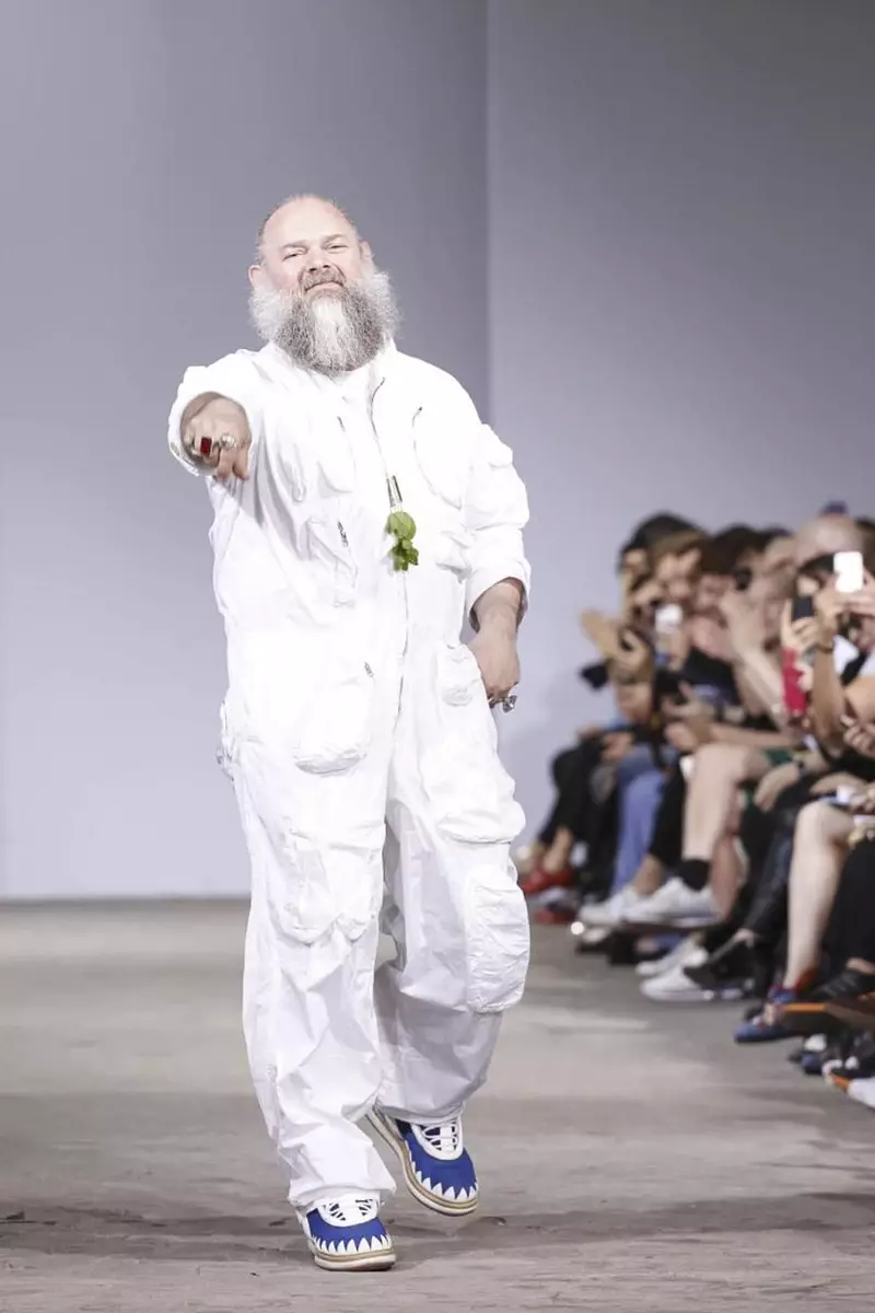 Walter Van Beirendonck, модно ревю за мъжко облекло пролет лято 2015 в Париж