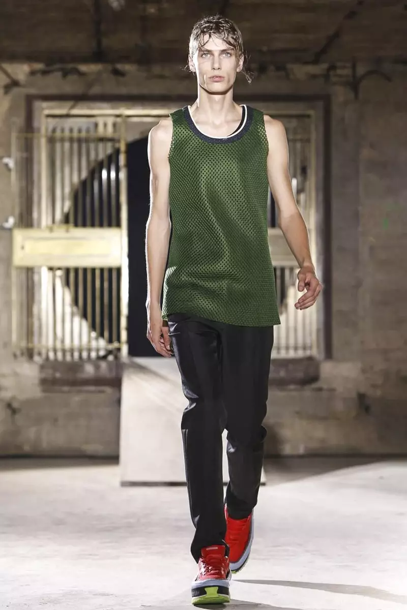Rafas Simonsas, vyriškų drabužių 2015 m. pavasario vasaros mados šou Paryžiuje