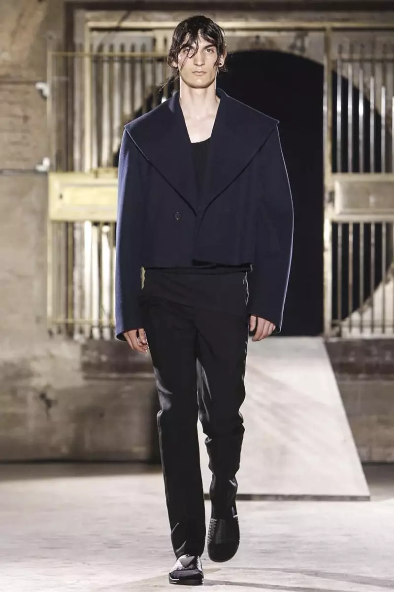 Raf Simons, Parisdə kişi geyimləri Yaz Yay 2015 Moda Sərgisi