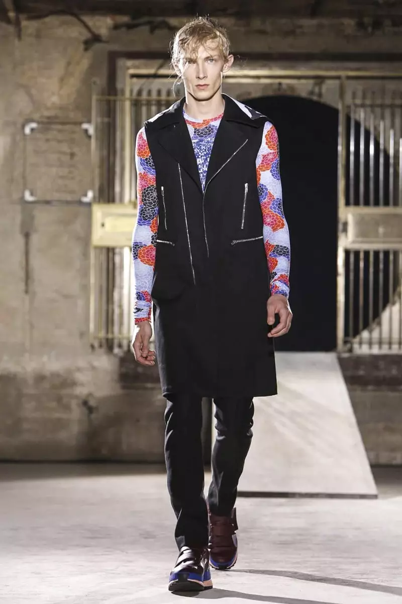 Raf Simons, Gizonezkoen arropa Udaberriko 2015eko moda desfilea Parisen