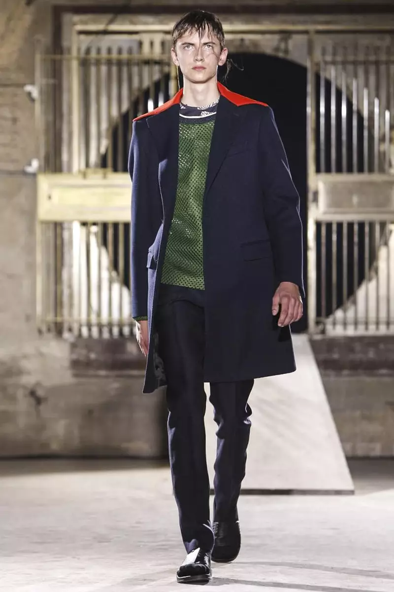 Raf Simons, տղամարդկանց հագուստի գարուն-ամառ 2015 Նորաձևության ցուցադրություն Փարիզում