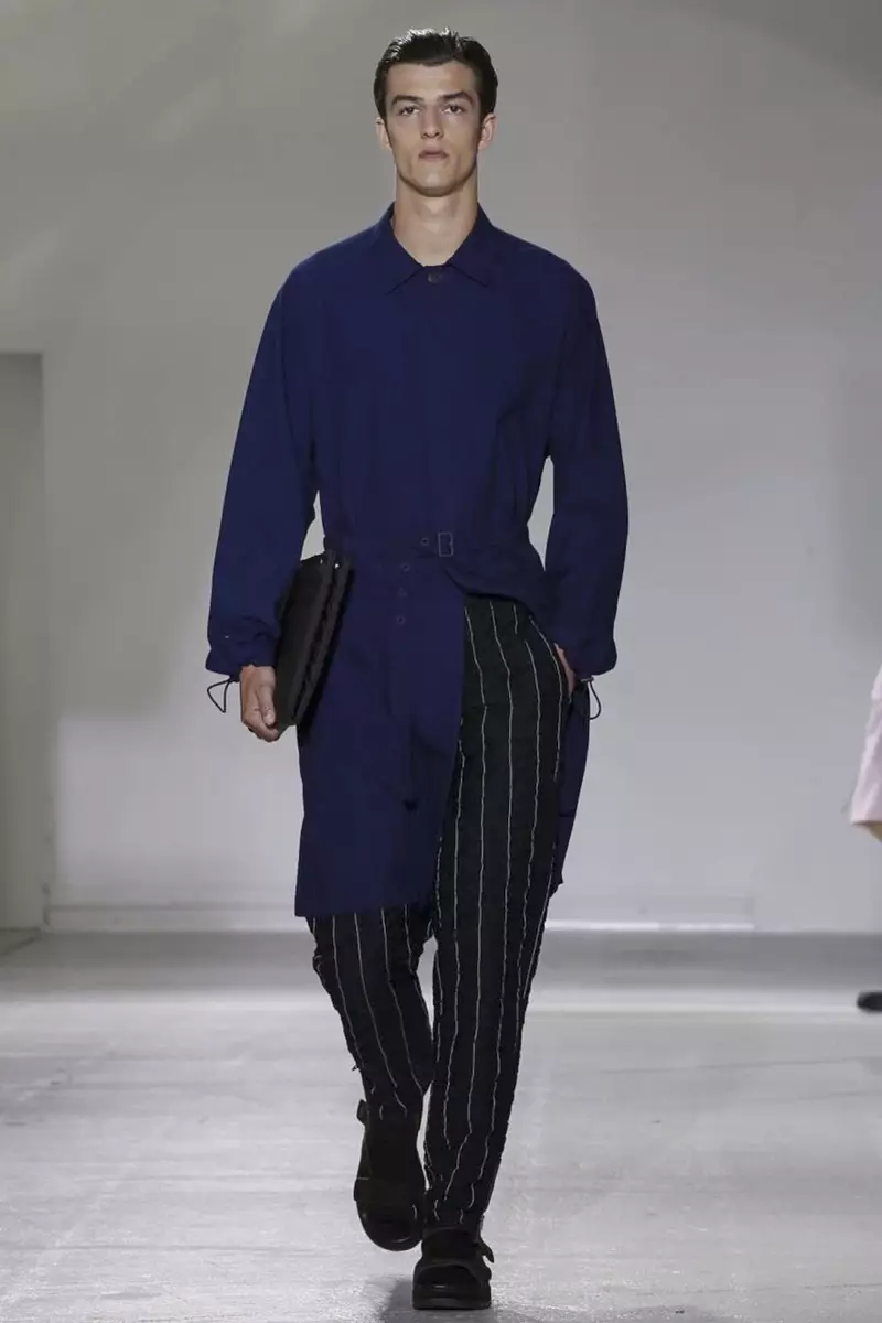 3.1 Phillip Lim, מענסוועאַר פרילינג זומער 2015 שניט ווייַזן אין פּאַריז