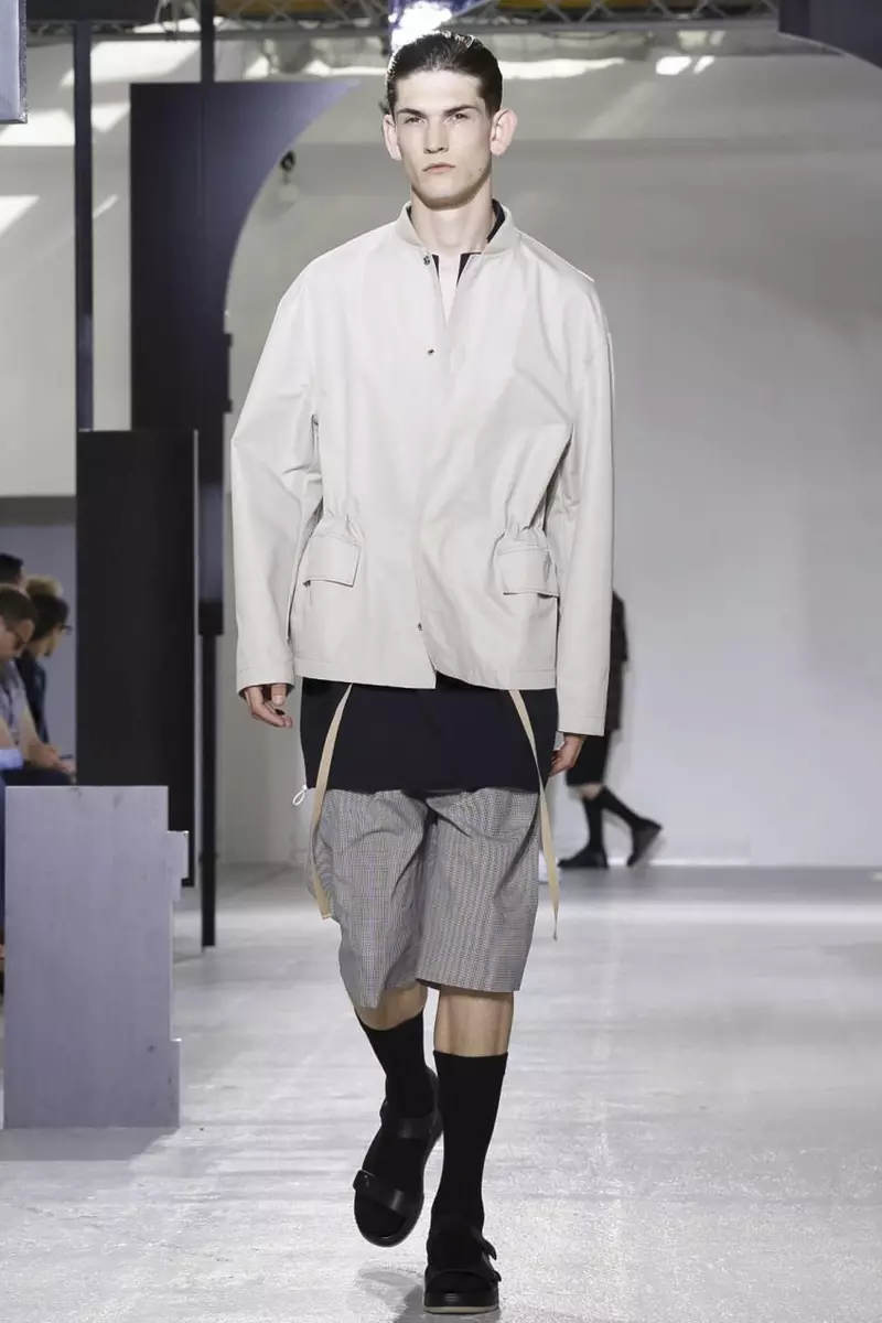 3.1 Phillip Lim, Vira Vestaĵo Printempo-Somero 2015 Modo-spektaklo en Parizo