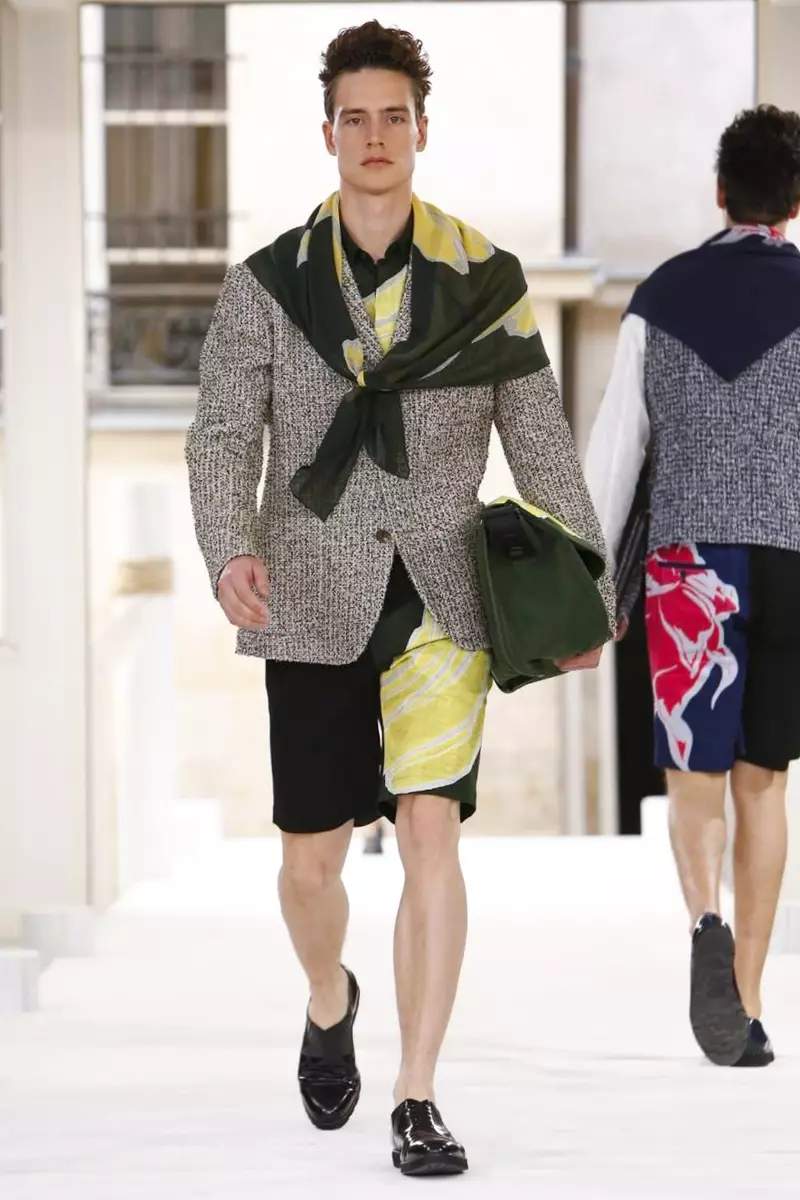 Issey Miyake Burra, Veshje për meshkuj, Pranverë Verë, 2015, Shfaqje Mode në Paris