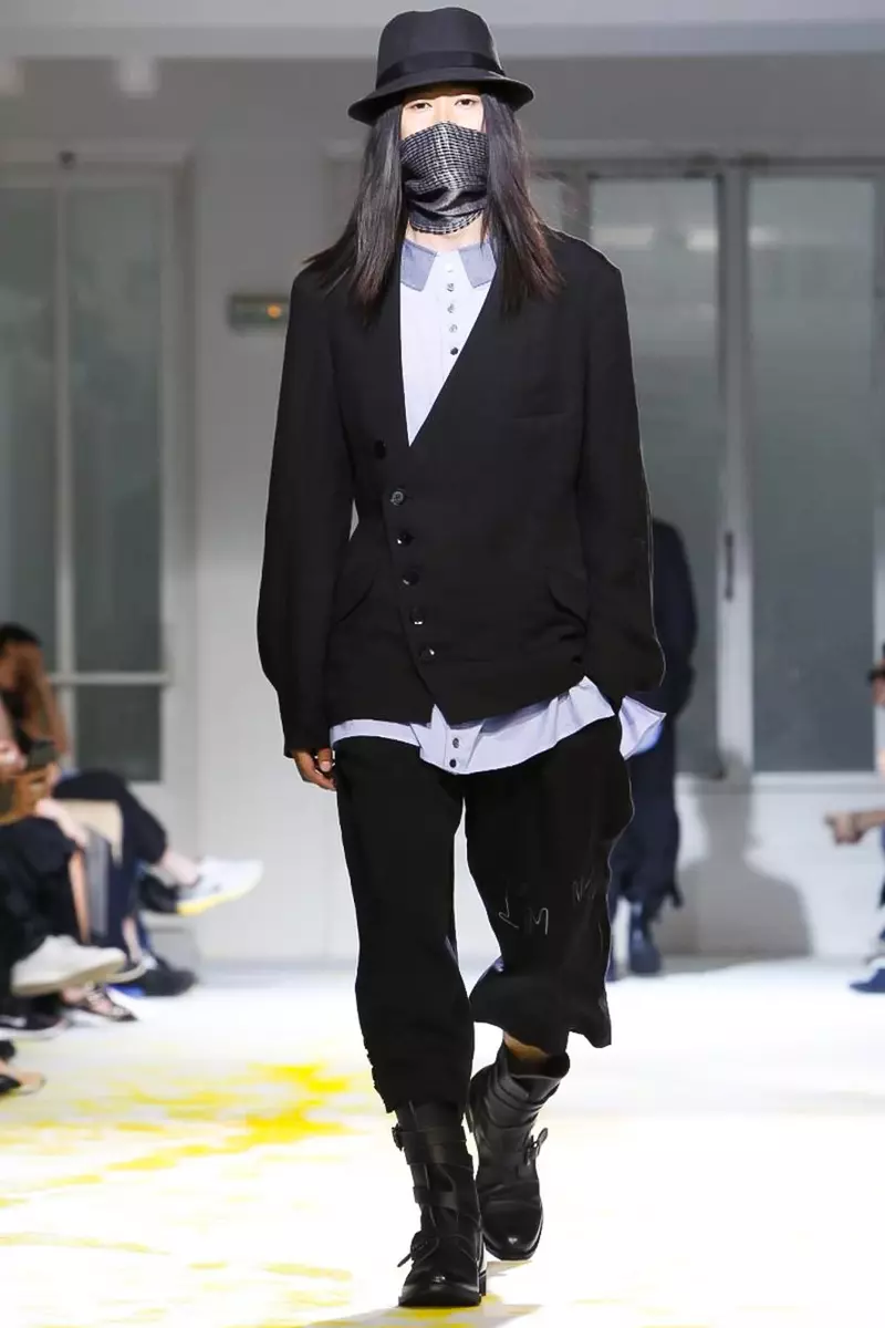 Yohji Yamamoto၊ အမျိုးသားဝတ်၊ နွေဦးနွေရာသီ၊ 2015၊ ပဲရစ်ရှိ ဖက်ရှင်ရှိုး