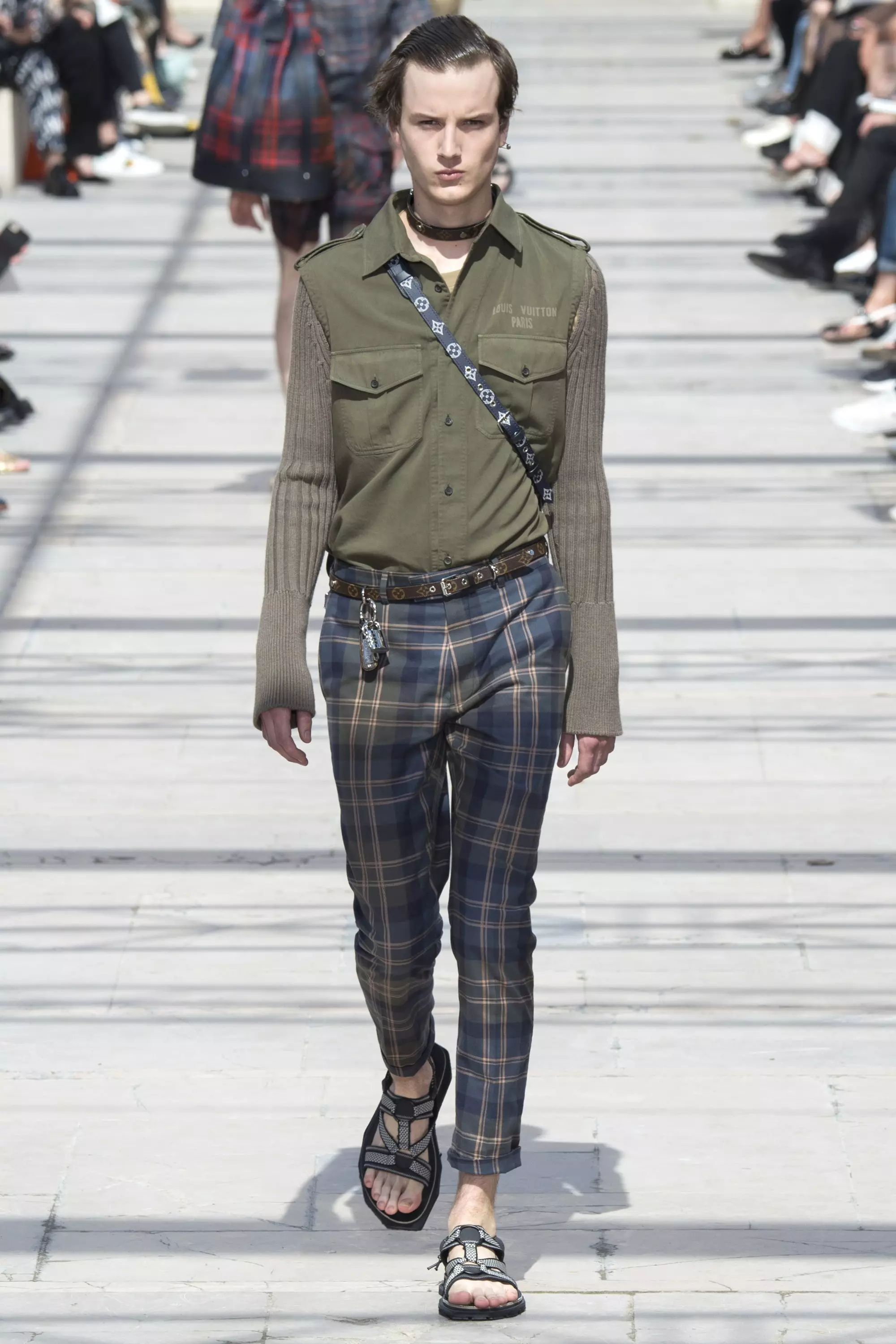 HAF GWANWYN MENSWEAR LOUIS VUITTON 2017 PARIS (24)