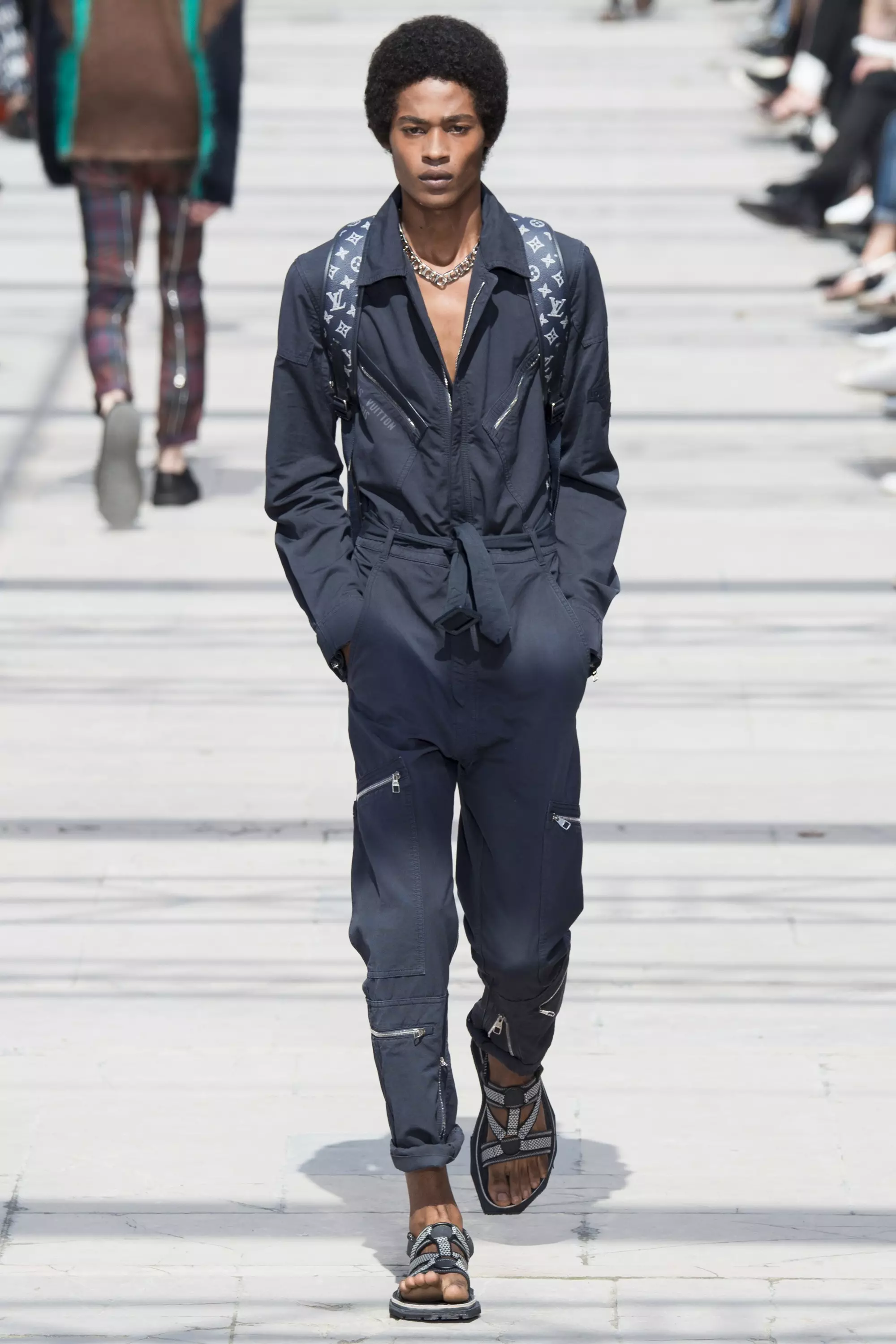 LOUIS VUITTON MENSWEAR FRÜHLING SOMMER 2017 PARIS (25)