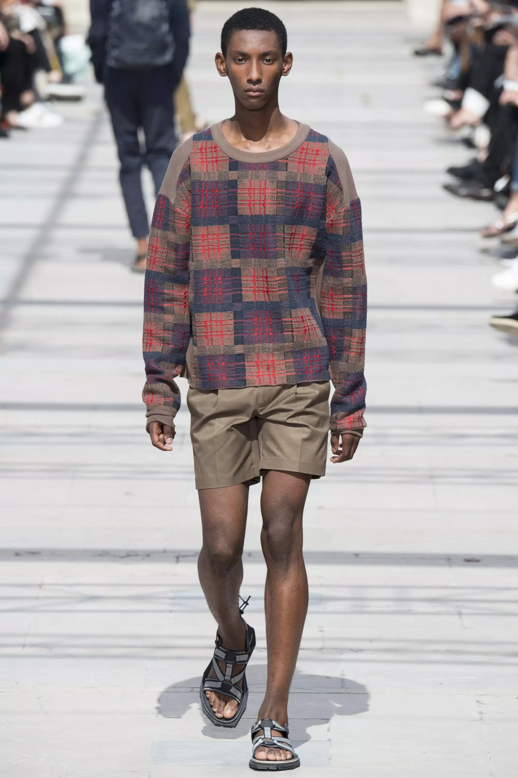 LOUIS VUITTON MENSWEAR SPRING SUMMER 2017 PARIS (28)