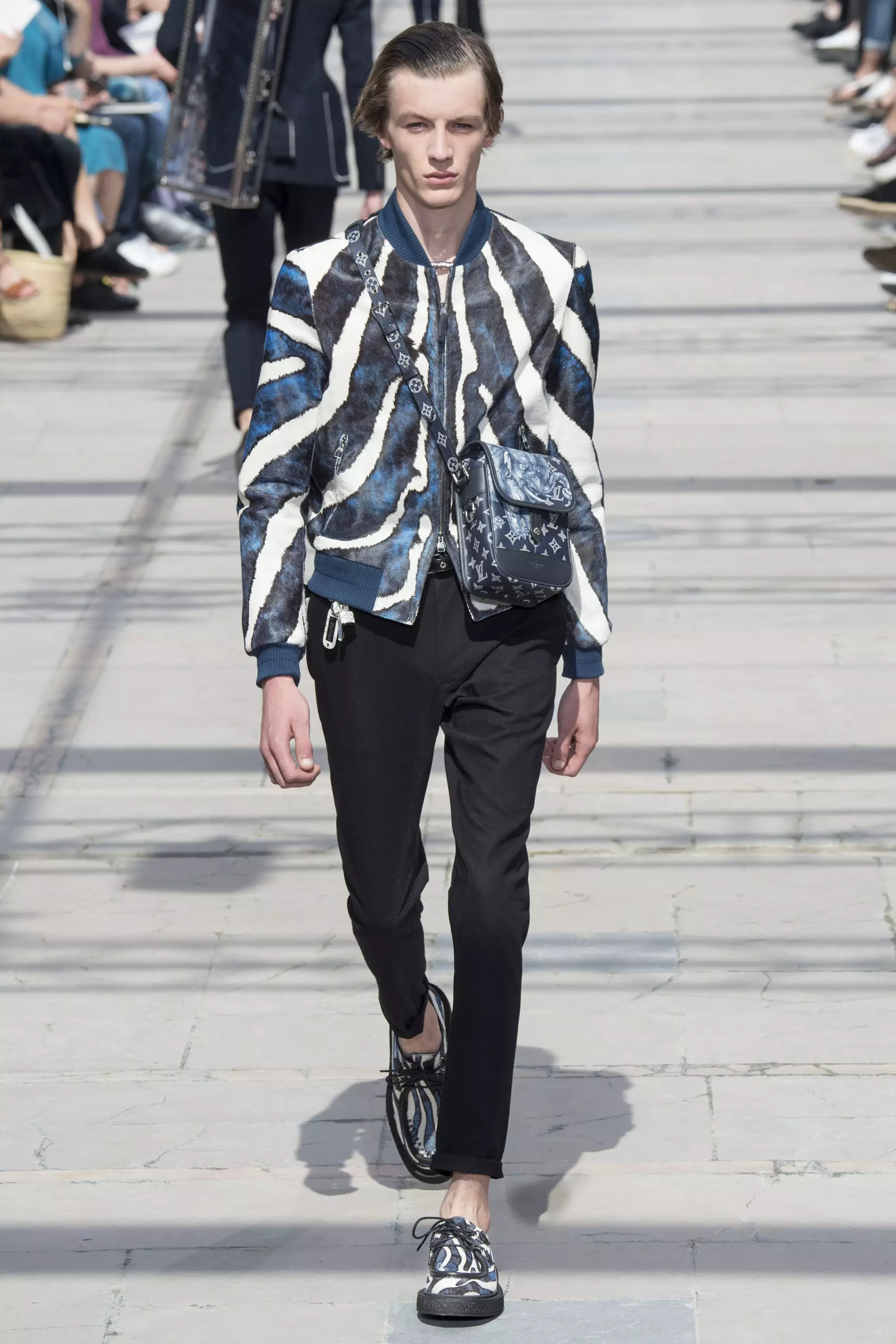 LOUIS VUITTON MENSWEAR SPRING SUMMER 2017 PARIS (37)