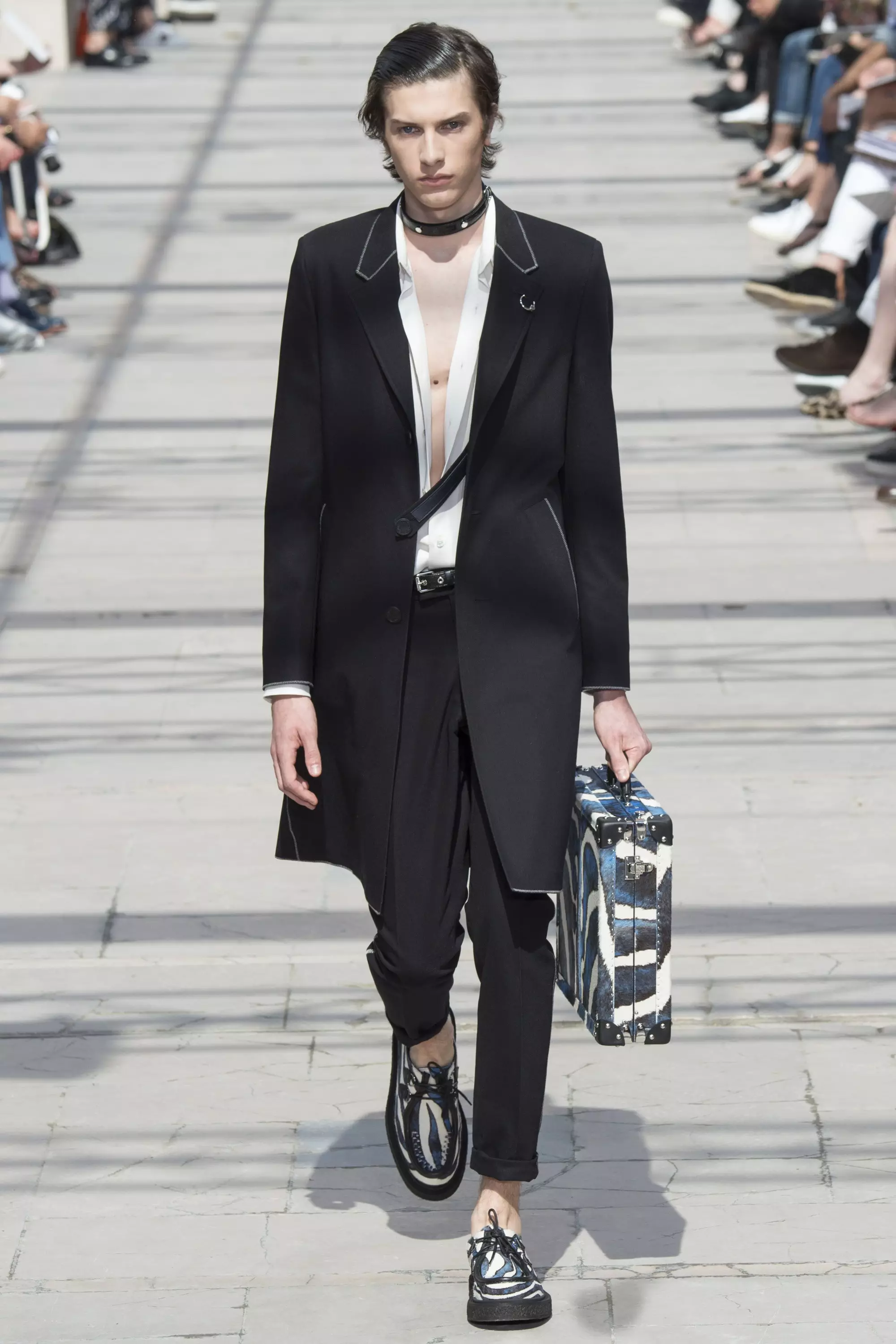 LOUIS VUITTON MENSWEAR SPRING SUMMER 2017 PARIS (40)