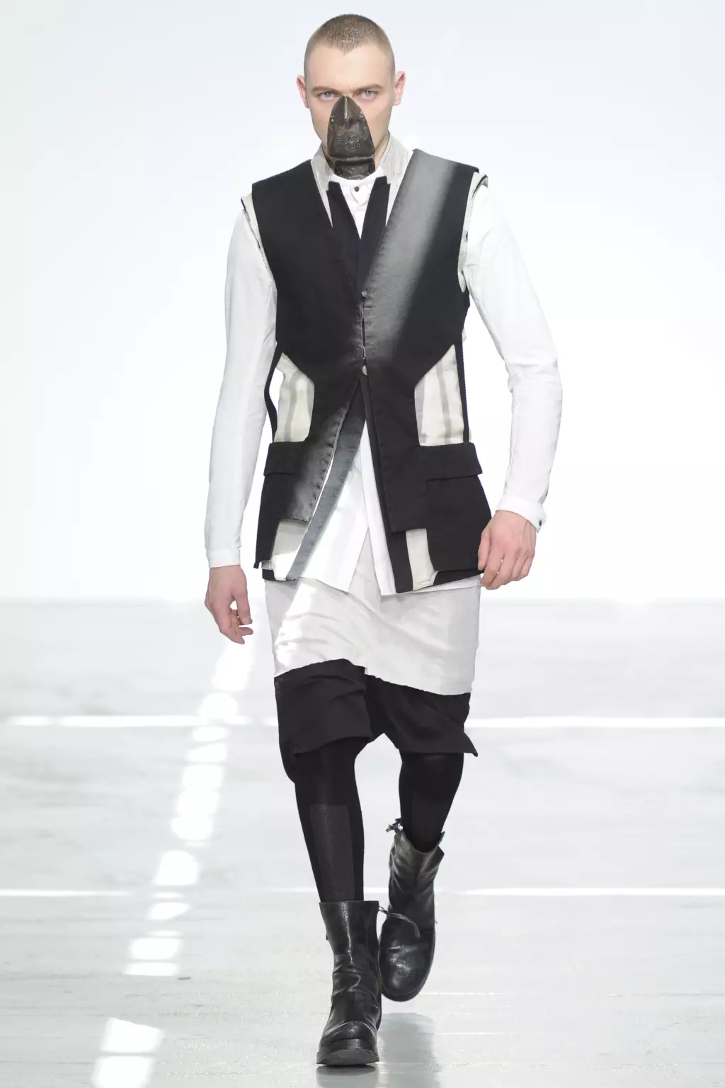 BORIS BIDJAN SABERI MENSWEAR SPRING SUMMER 2017 PARIS (10)