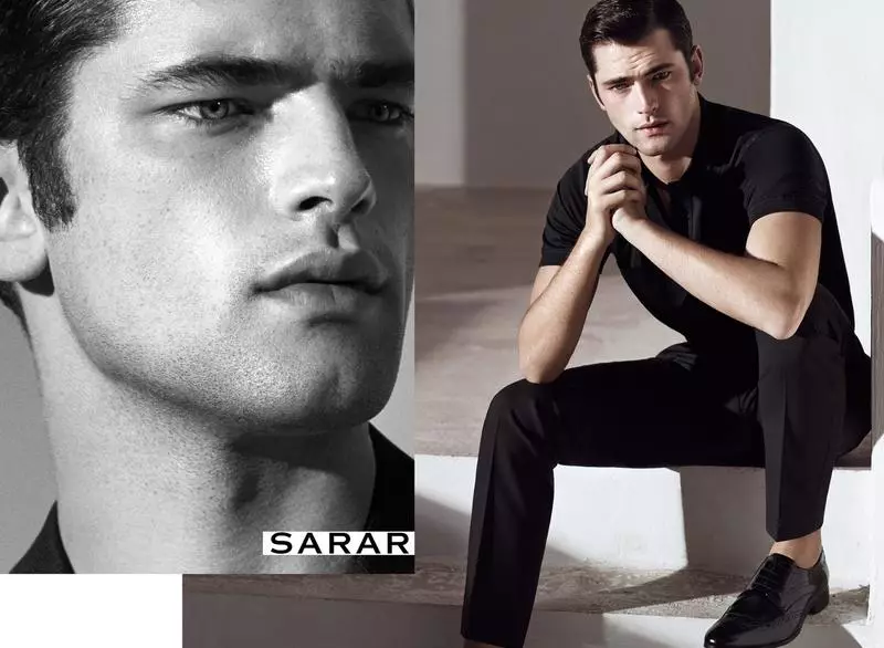 Topmodel Sean O'Pry fronts syn maitiid / simmer 2015 kampanje, Turksk label Sarar Joined troch Braziliaanske skientme Aline Weber, Sean modellen mei in sjarmante gemak it lêste oanbod fan it merk, ôfwikseljend sartorial suits, mei mear casual suggestjes. Lúkse brillen en ferfine skuon foltôgje Sean's styl, foar in altyd oansprekkende werjefte fan ferfine styl.