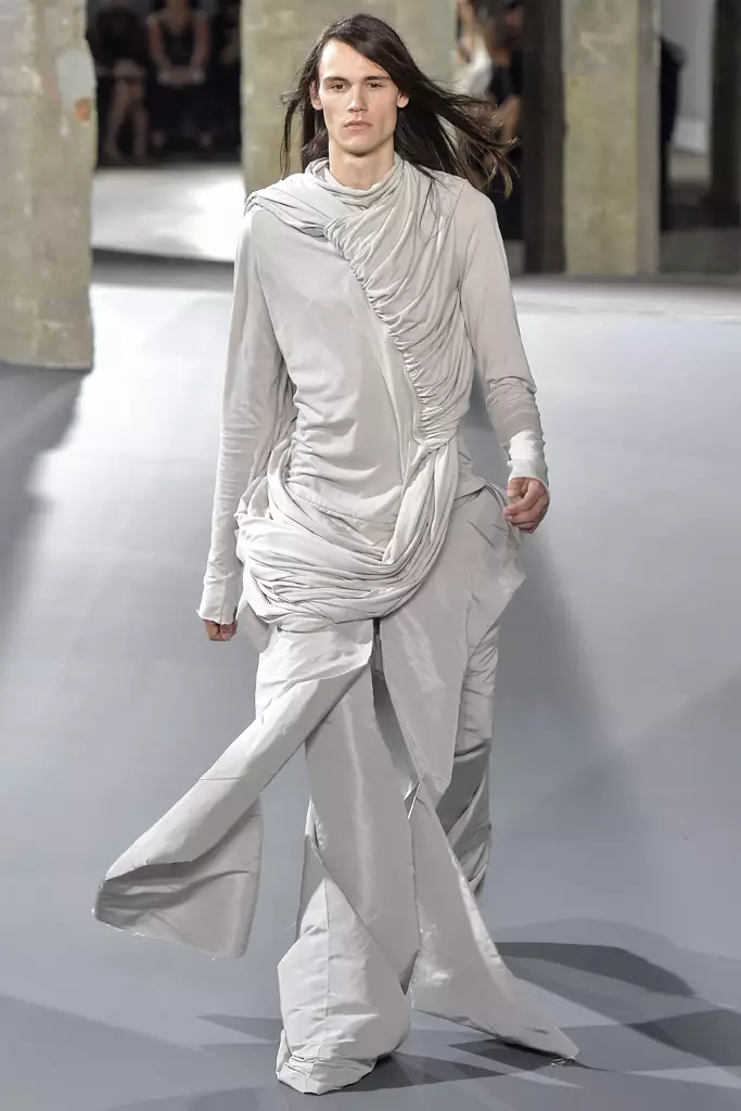 Desfile de Rick Owens, primavera verão 2017, Paris Men's Fashion Week, França - 23 de junho de 2016