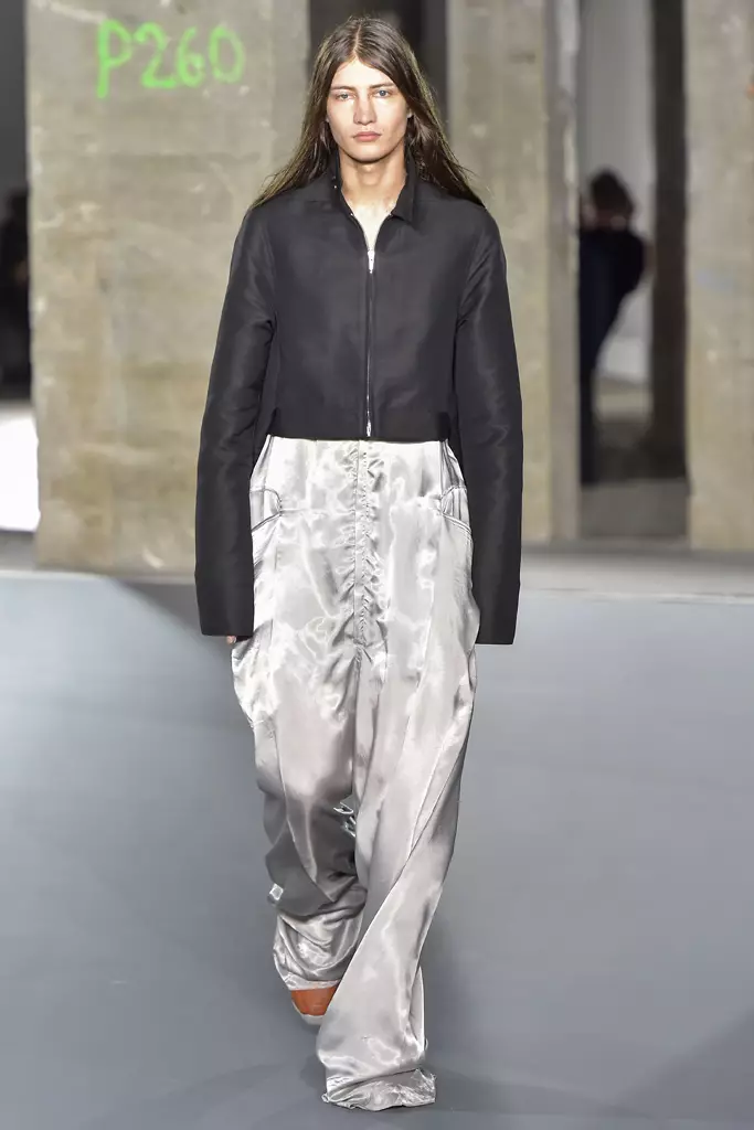 Desfile de Rick Owens, primavera verão 2017, Paris Men's Fashion Week, França - 23 de junho de 2016