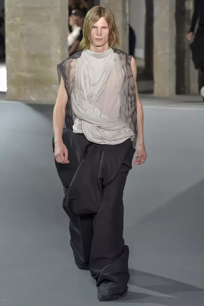 Sioe Rick Owens, gwanwyn haf 2017, Wythnos Ffasiwn Dynion Paris, Ffrainc - 23 Mehefin 2016