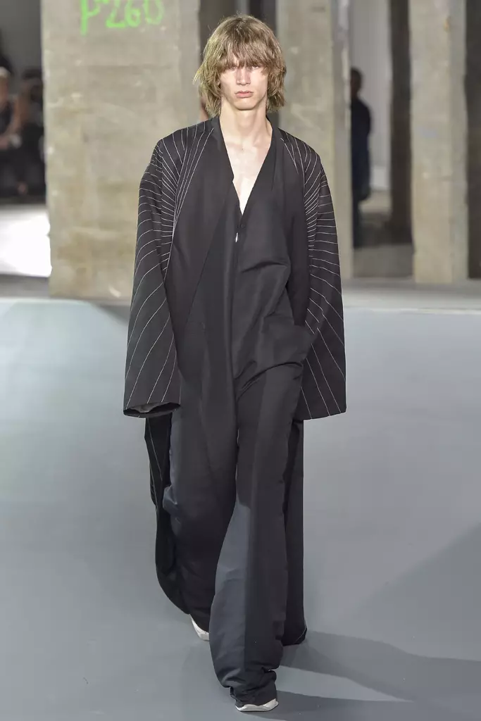 Sioe Rick Owens, gwanwyn haf 2017, Wythnos Ffasiwn Dynion Paris, Ffrainc - 23 Mehefin 2016