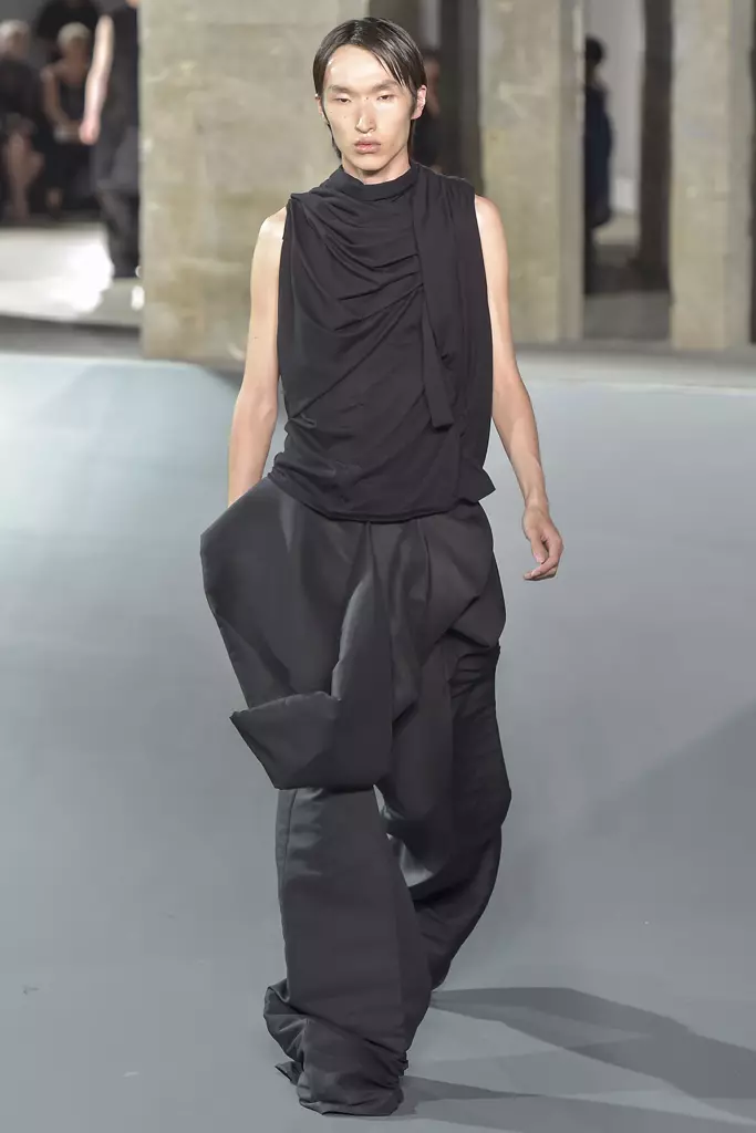 Sioe Rick Owens, gwanwyn haf 2017, Wythnos Ffasiwn Dynion Paris, Ffrainc - 23 Mehefin 2016