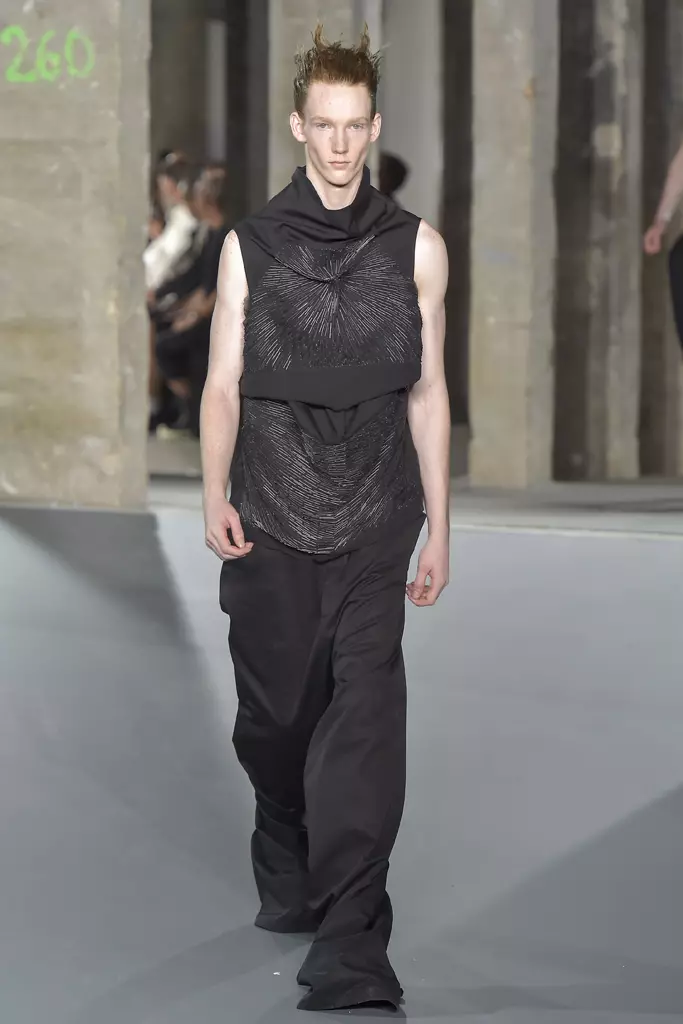 Sioe Rick Owens, gwanwyn haf 2017, Wythnos Ffasiwn Dynion Paris, Ffrainc - 23 Mehefin 2016