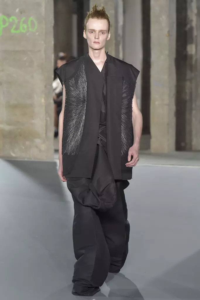 Rick Owens 秀，2017 春夏，法国巴黎男装周 - 2016 年 6 月 23 日