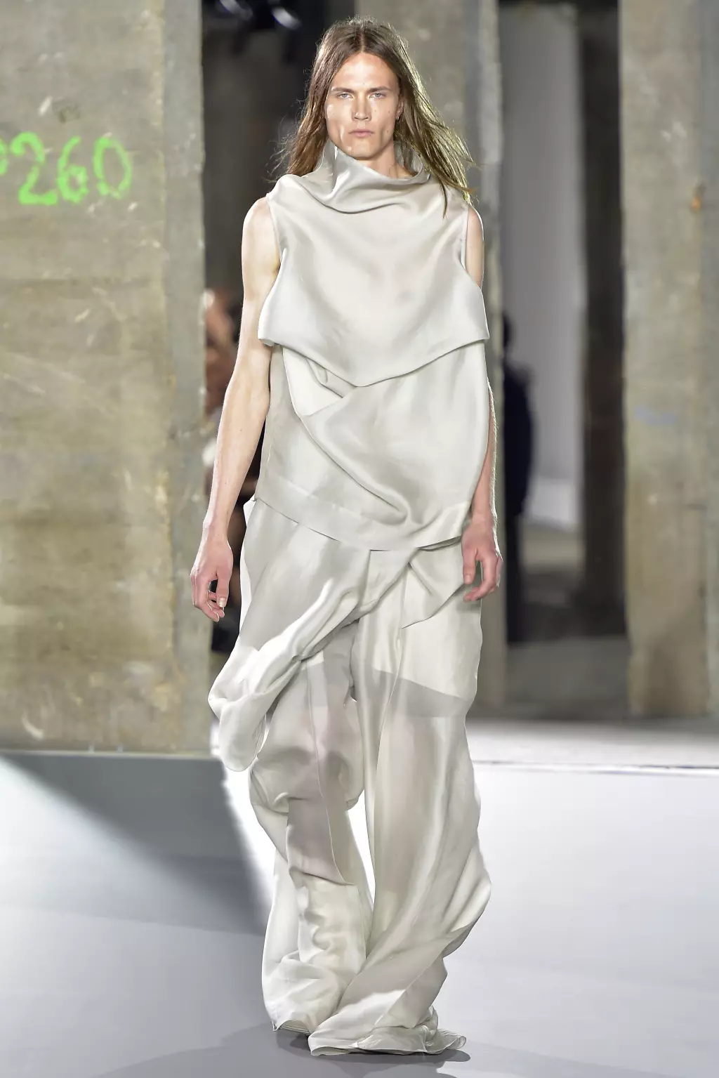 RICK OWENS BAJU LELAKI SPRING SUMMER 2017 PARIS