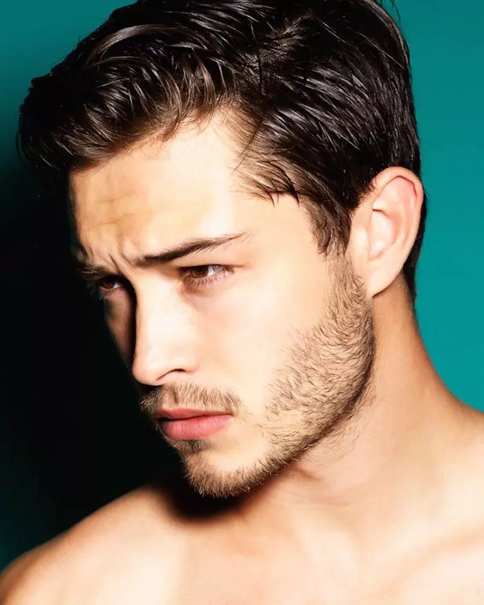 Dimitris Theocharis është një fotograf i vërtetë i respektuar i modës këtu që portretizon Top modelin Francisco Lachowski.