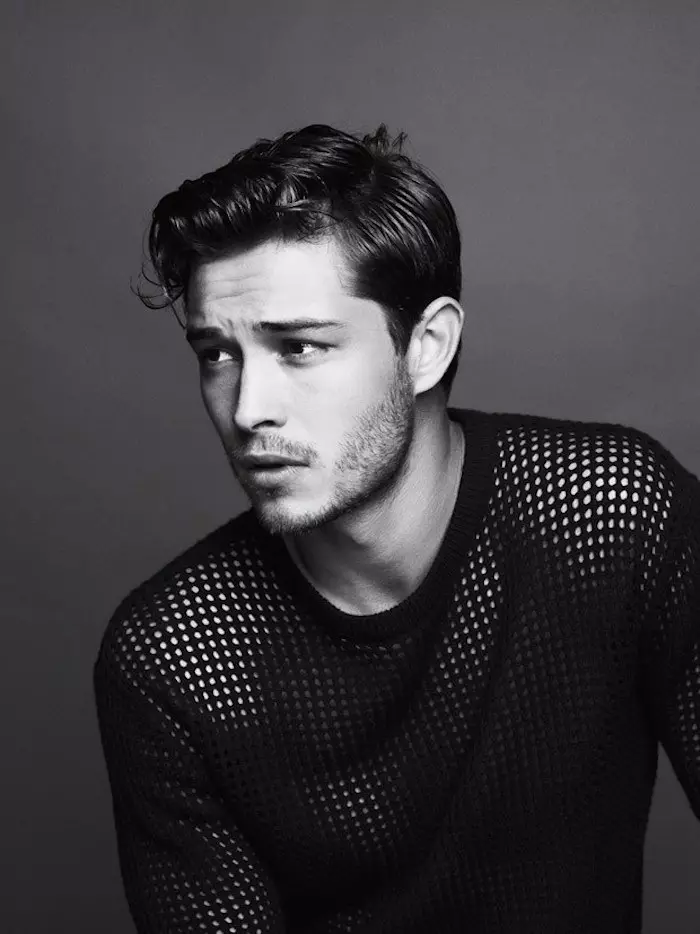 Dimitris Theocharis es un verdadero fotógrafo de moda respetuoso que retrata al top model Francisco Lachowski.