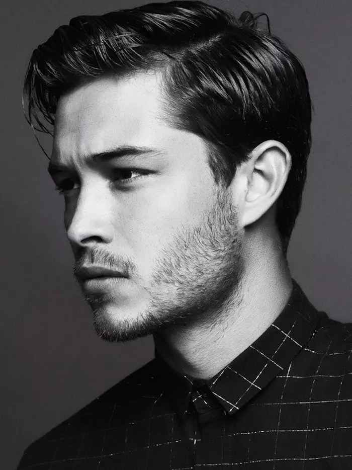 Mae Dimitris Theocharis yn un ffotograffydd ffasiwn parchus iawn yma sy'n portreadu'r model Gorau Francisco Lachowski.