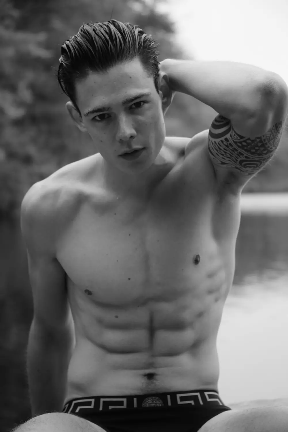 Ang male model na nakabase sa Berlin na si Mario Adrion ay pumalo sa U.S. para kumonekta sa iba't ibang photographer, si Michael Del Buono ang unang gumawa nito.