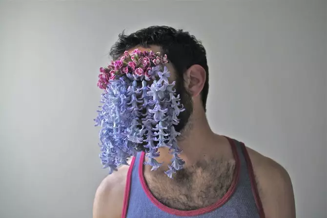 Les Ephemeres es un concepto real y original del artista floral Jérémy Martin, un verdadero artista que hace hermosos ramos de flores, pero no solo para su propia floristería, también ha estado presente en el mundo de la moda trabajando para Lash Magazine y Rossy de Palma. Puede ver su taller aquí y su propio trabajo aquí.