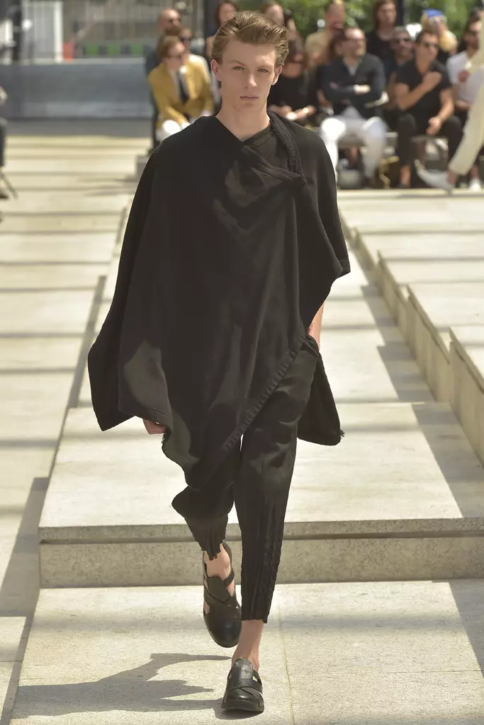 Issey Miyake Men's Spring 2017