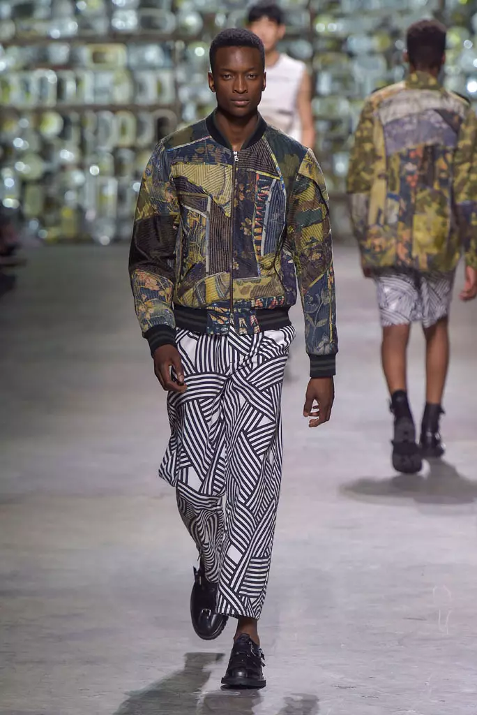 Přehlídka Dries Van Noten, jaro léto 2017, Pařížský týden pánské módy, Francie – 23. června 2016