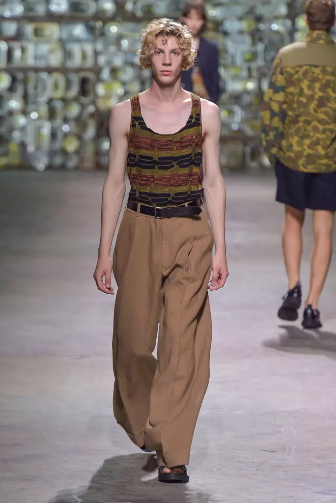 Pokaz Dries Van Noten, wiosna lato 2017, Paris Men's Fashion Week, Francja - 23 czerwca 2016