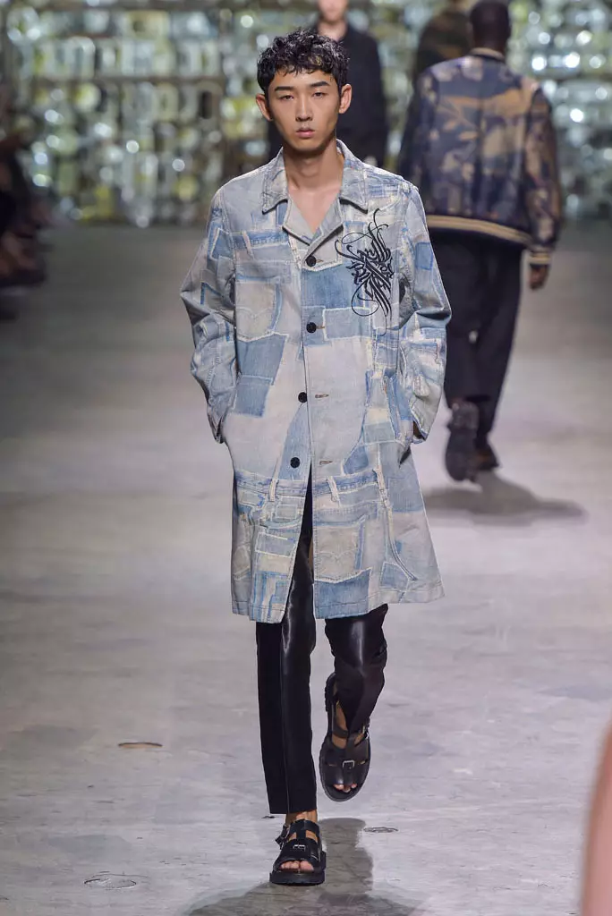 Dries Van Noten 쇼, 2017 봄 여름, 프랑스 파리 남성 패션 위크 - 2016년 6월 23일