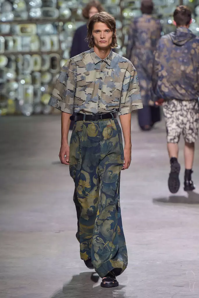 Dries Van Noten-ის ჩვენება, გაზაფხული ზაფხული 2017, პარიზის მამაკაცის მოდის კვირეული, საფრანგეთი - 2016 წლის 23 ივნისი