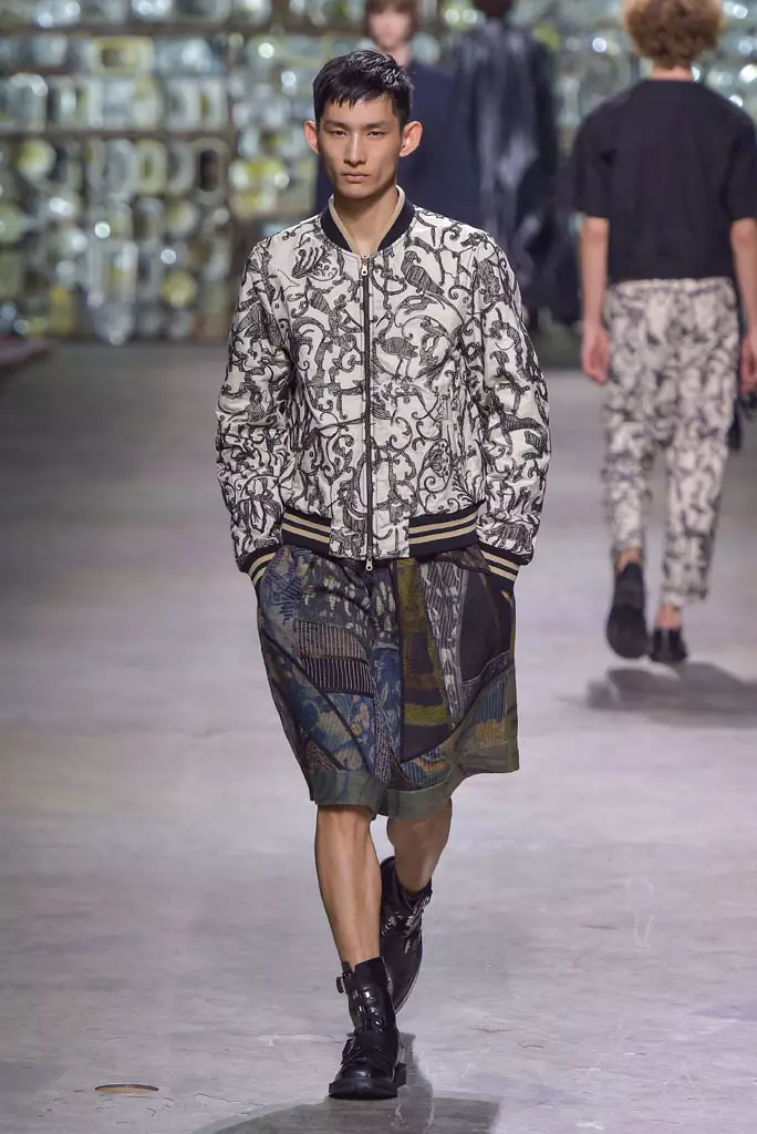 Dries Van Noten nuni, bazara bazara 2017, Paris Makon Fashion Makon, Faransa - 23 Yuni 2016