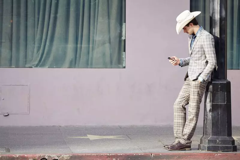 El modelo Jamie Wise adorna las páginas de la revista italiana DLui, protagonizando un editorial con el lente del fotógrafo Christopher Kutner.