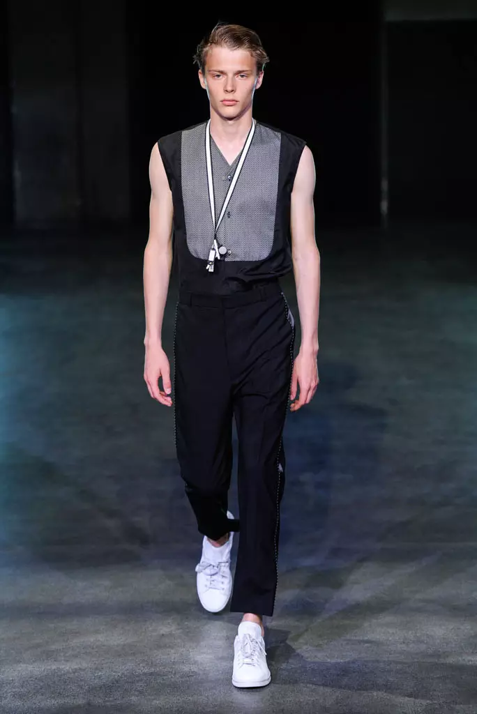 22/4 Hommes-Show, Frühjahr/Sommer 2017, Paris Men's Fashion Week, Frankreich - 24. Juni 2016