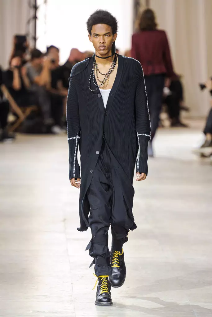 Ann Demeulemeenster defilesi, ilkbahar yaz 2017, Paris Erkek Moda Haftası, Fransa - 24 Haziran 2016