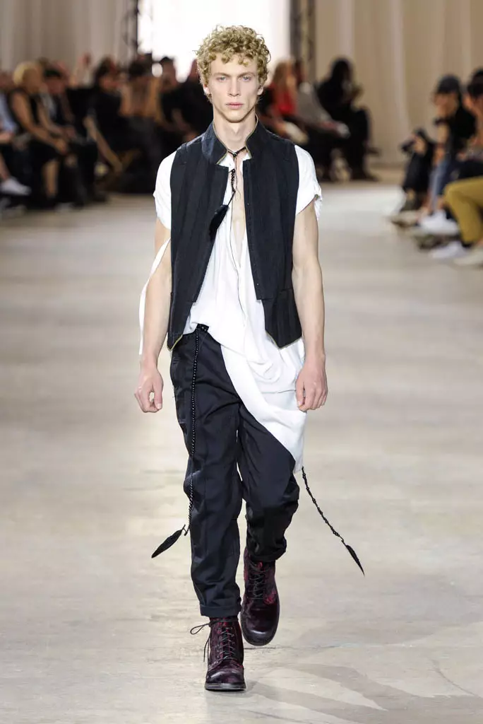 Ann Demeulemeenster show, spring simmer 2017, Paris Men's Fashion Week, Frankryk - 24 juni 2016