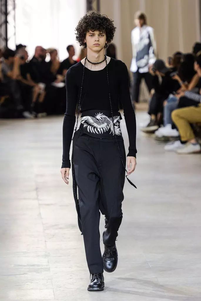 Ann Demeulemeenster show, lohataona fahavaratra 2017, Paris Men's Fashion Week, France - 24 Jona 2016