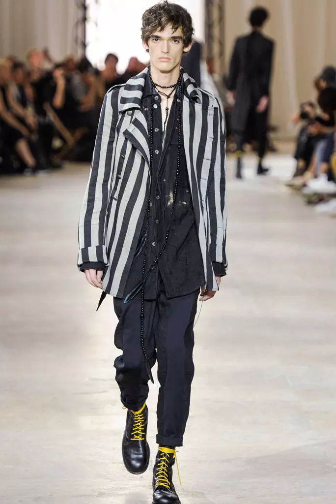 Spectacol Ann Demeulemeenster, primăvara vară 2017, Săptămâna modei masculine de la Paris, Franța - 24 iunie 2016