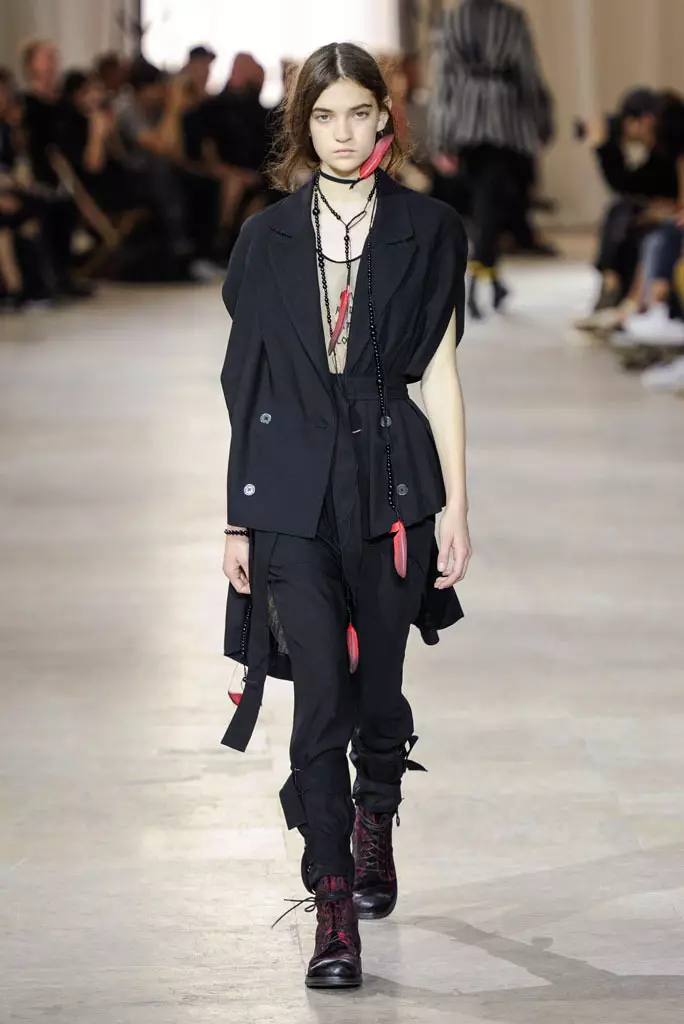 Ann Demeulemeenster show, spring simmer 2017, Paris Men's Fashion Week, Frankryk - 24 juni 2016